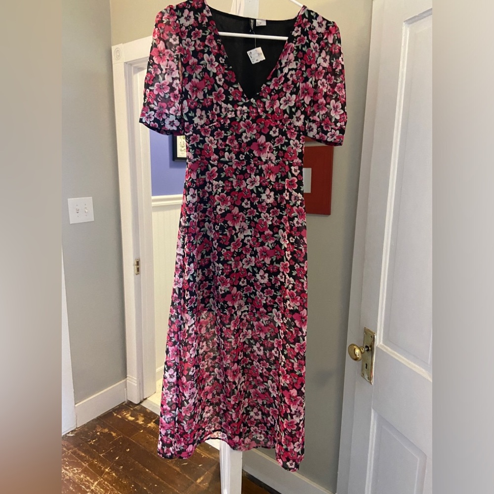 NWT divided floral shirt sleeved dress 3xs